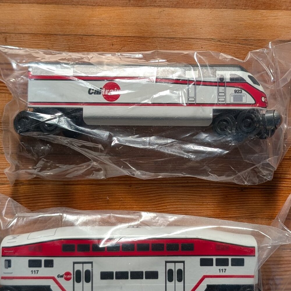 Whittle Shortline Railroad Caltrains - Picture 2 of 3